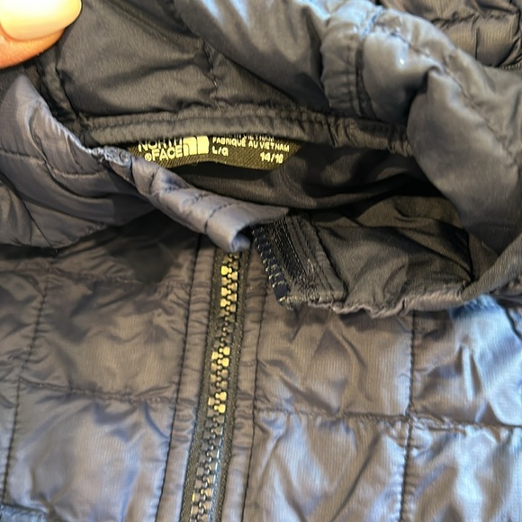 Beautiful jacket - Picture 3 of 3